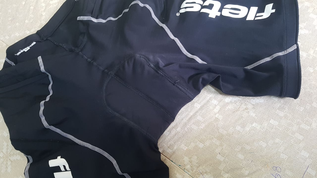 Bermuda e roupa de ciclismo no ateliê Zezé Costureira, Rio Preto